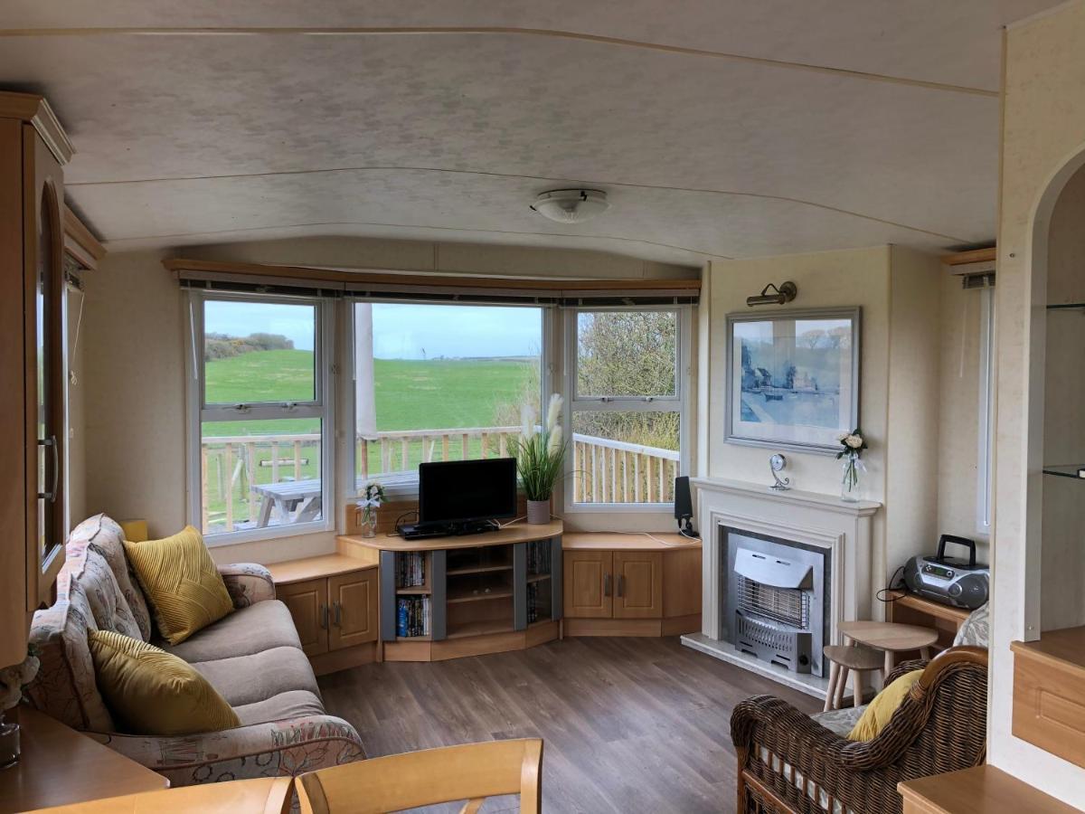Captivating 2-Bed Static Caravan In Holyhead Llanfachraeth Exteriér fotografie