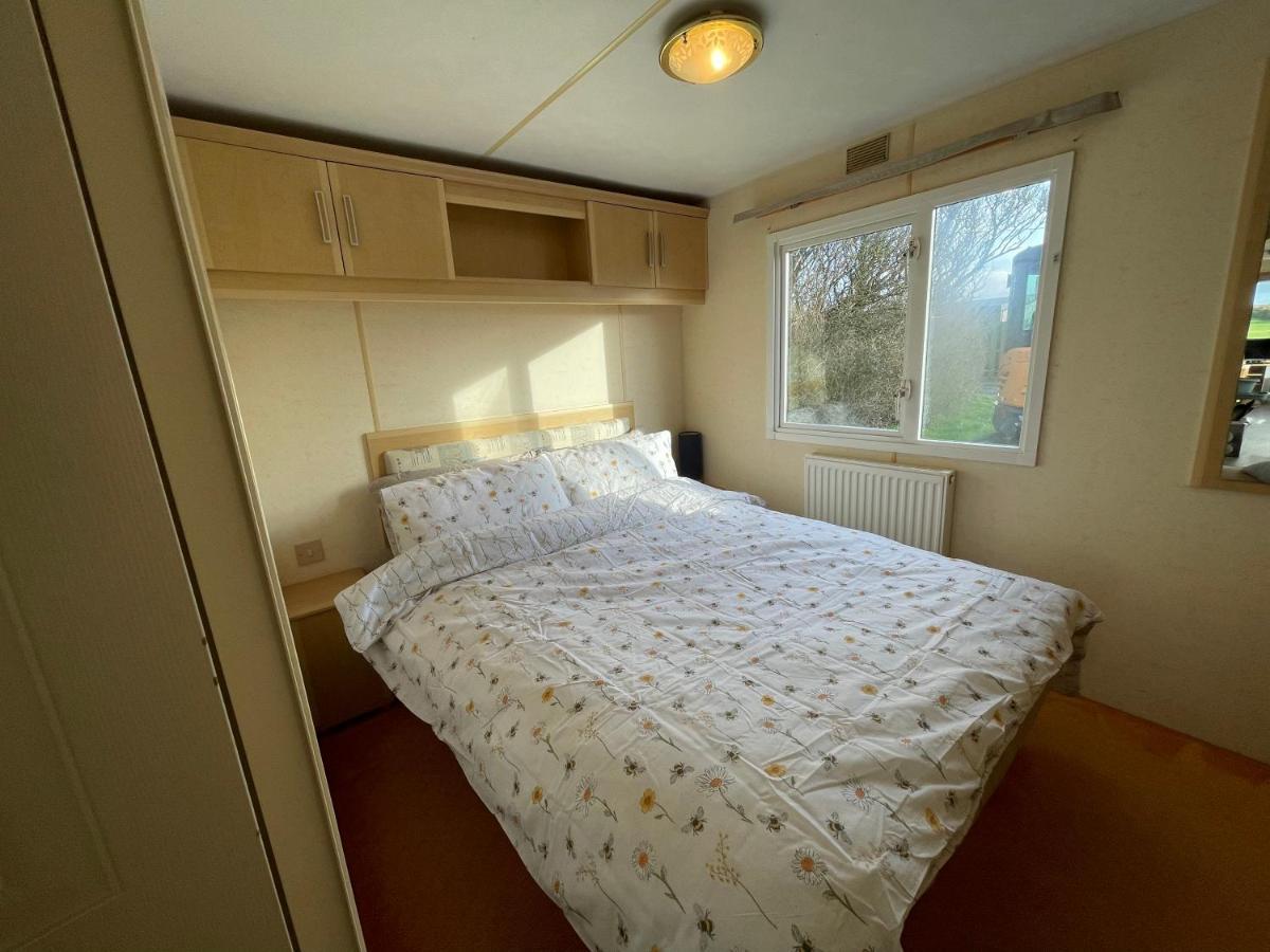 Captivating 2-Bed Static Caravan In Holyhead Llanfachraeth Exteriér fotografie