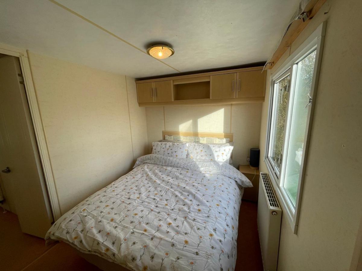 Captivating 2-Bed Static Caravan In Holyhead Llanfachraeth Exteriér fotografie